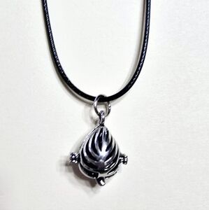Elegant Silver Pendant Necklace